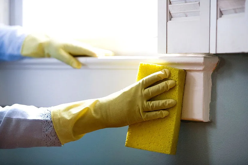 featured image - Why End of Tenancy Cleaning is Essential for Your Deposit